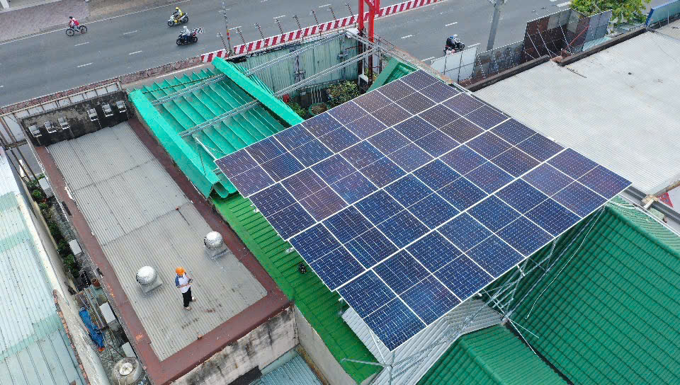 Ngành 1 — Điện mặt trời cho chuỗi bán lẻ & showroom